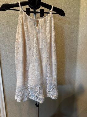 VENUS Cream Crochet Tieback Top Sz M